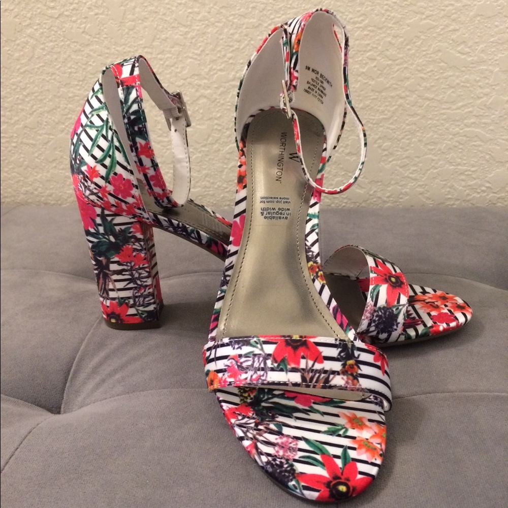 Sandals-Worthington floral chunky heels. NWOT